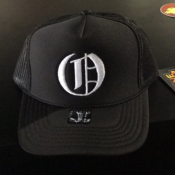 Octane Old English “O” trucker(black)